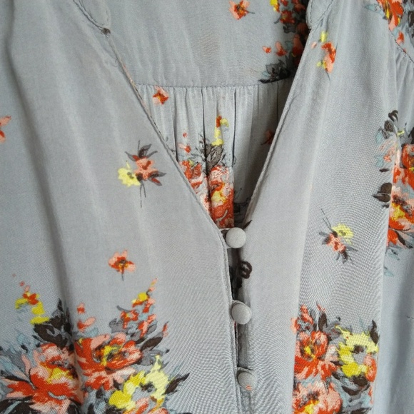 Torrid Floral Blouse Size 3 - Picture 6 of 8